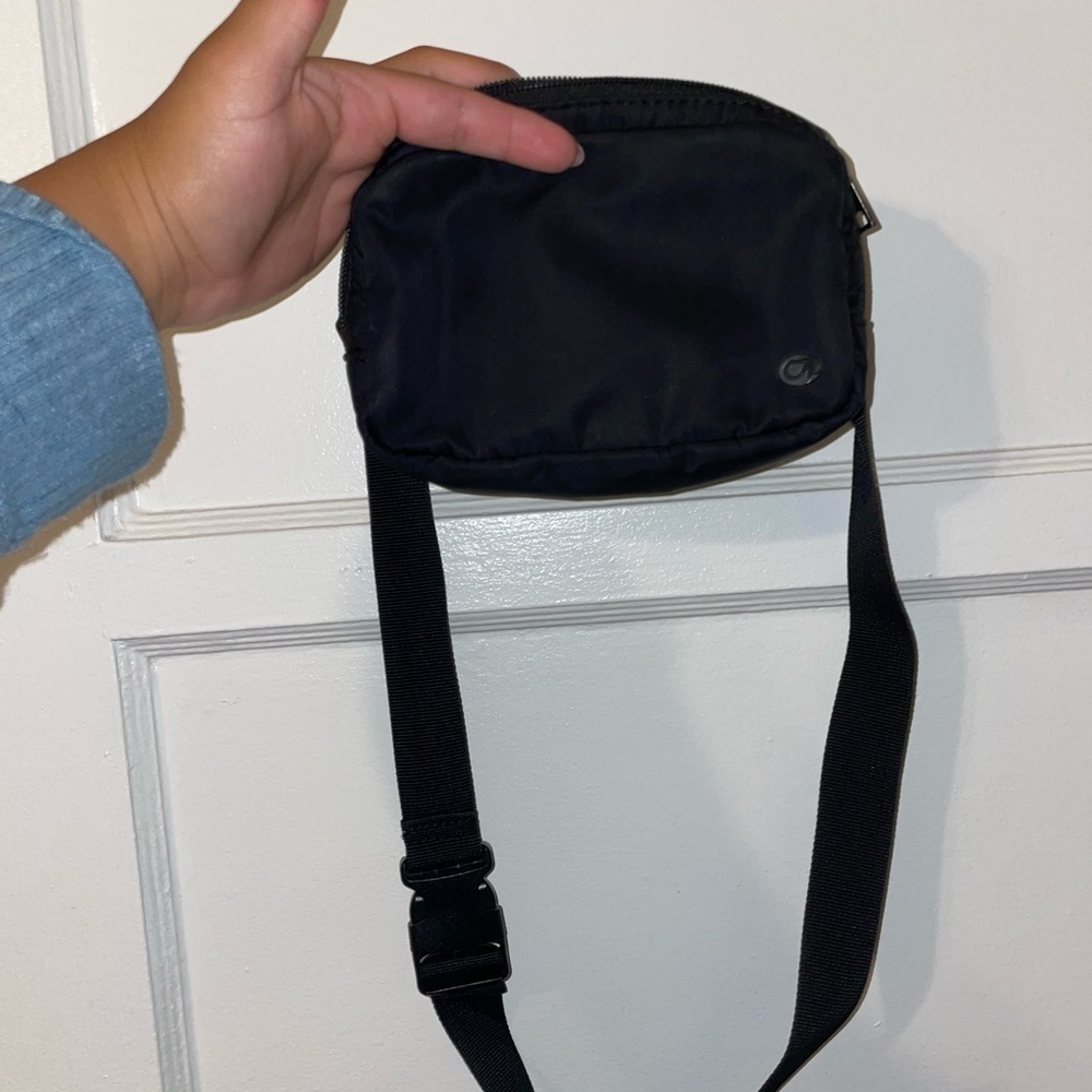 GAP Black Fanny pack - Picture 3 of 7